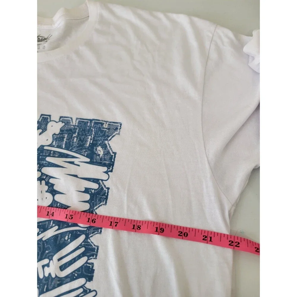 Outrank Brand Chasin M's Graphic T-Shirt White Size L NWT - Picture 5 of 8